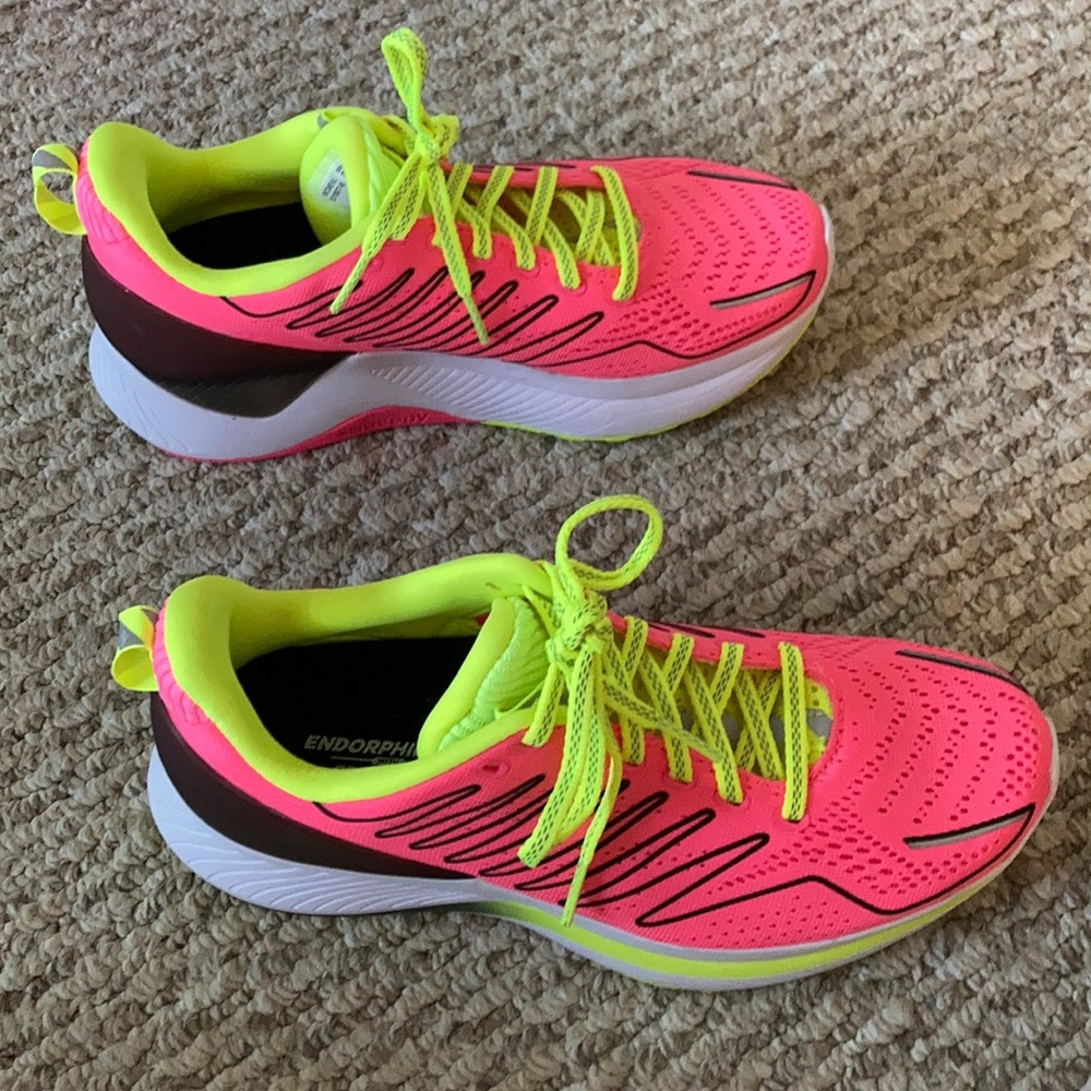 Womens Saucony Endorphin Shift